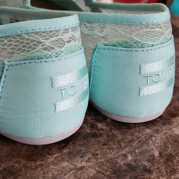 Tom's Lace slip ons - Picture 6 of 7